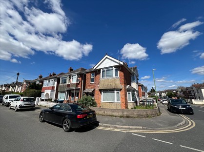 3 Bed Flat, Green Road, BH9