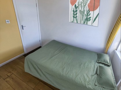 Room in a Shared House, Claremont Road, W9