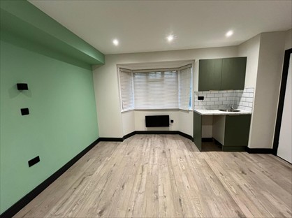 Studio Flat, French Street, TW16