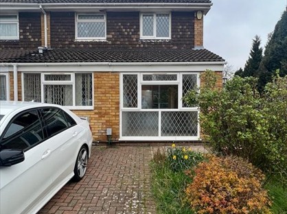 4 Bed Terraced House, Woodbridge Close, LU4