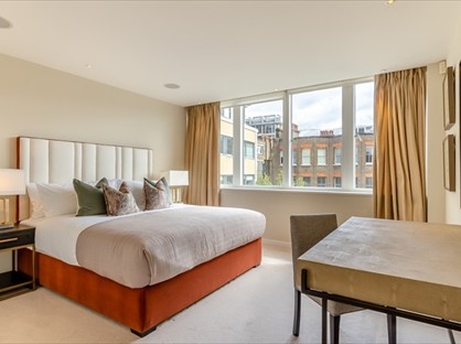 1 Bed Flat, Young Street, W8