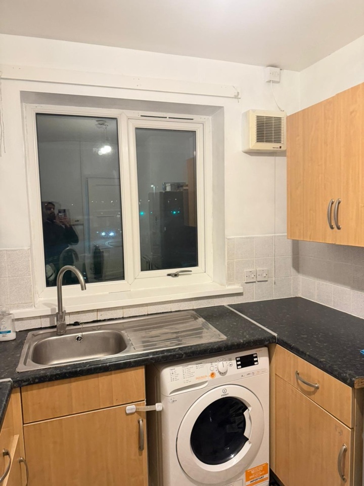 1 Bed Flat, Foxcroft Road, LS6 photo 4