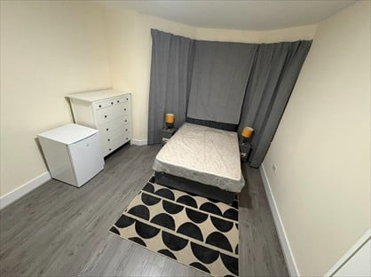 Room in a Shared House, Melfort Road, CR7