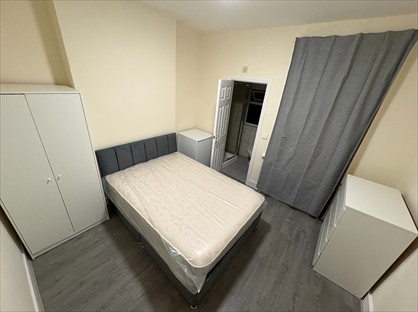 Room in a Shared House, Melfort Road, CR7