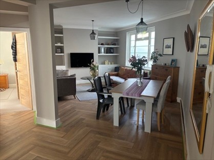 2 Bed Flat, Edge Hill, SW19