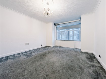 2 Bed Flat, Wynash Gardens, SM5