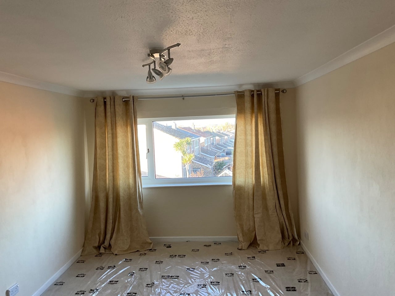 2 Bed Flat, Charlton Mead Drive, BS10 photo 2