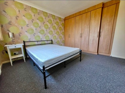 Room in a Shared House, Kingscote, BS37