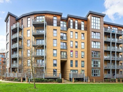 2 Bed Flat, Harry Zeital Way, E5