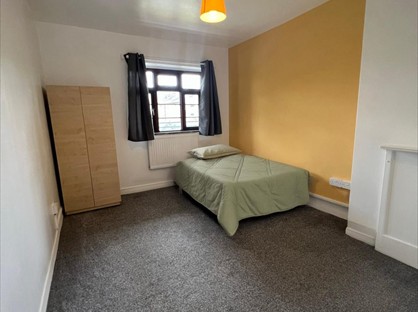 Room in a Shared Flat, London, SW4