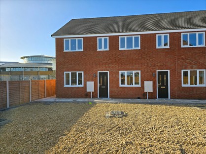 2 Bed Terraced House, Church Row, NG31