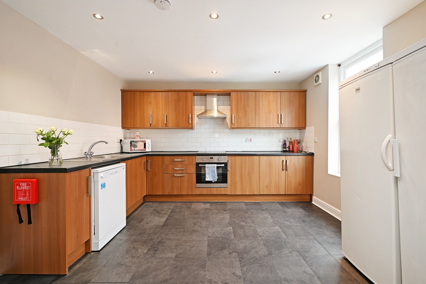 6 Bed Flat, Cemetery Road, S11 photo 2