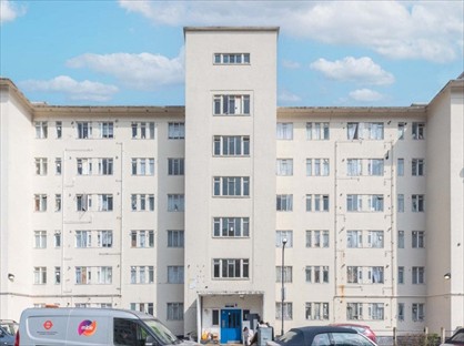 Room in a Shared Flat, White House, SW4