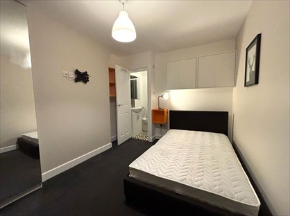 Room in a Shared House, Liverpool Road, M30