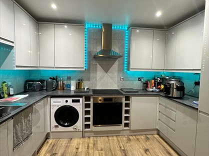 2 Bed Flat, Parkhouse Court, AL10