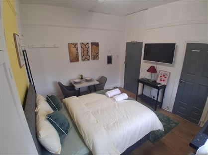 Studio Flat, St. Mary's Street, MK42