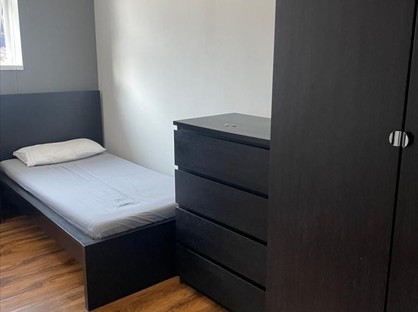 Room in a Shared House, Oaklands Park Avenue, IG1