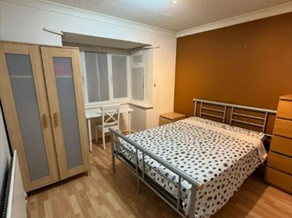 Room in a Shared House, Morley Road, SM3