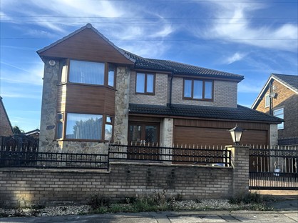 5 Bed Detached House, Meadow Park Drive, LS28