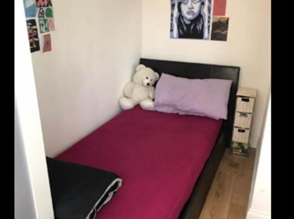 Room in a Shared Flat, Barons Court Church Lane, NW9