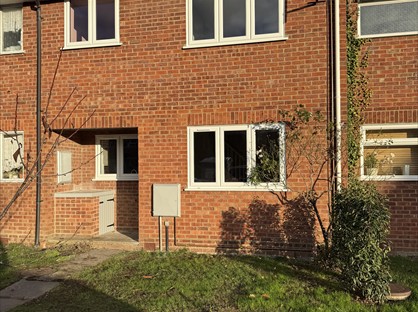 2 Bed Terraced House, Sorrells Close, RG24