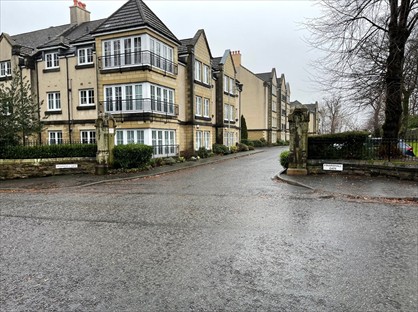 2 Bed Flat, Friarshall Gate, PA2