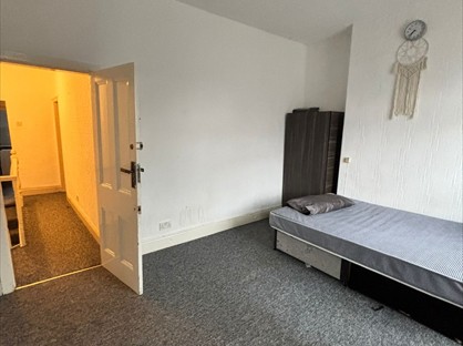 Room in a Shared House, Daresbury Street, M8