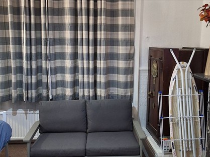 Studio Flat, Bond Street, WF13