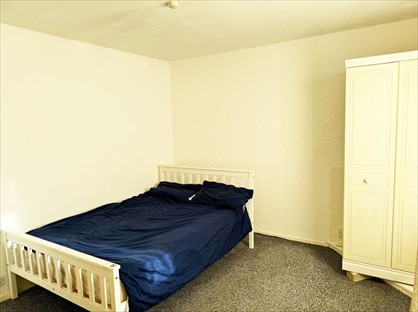 Room in a Shared House, Tawney Road, SE28