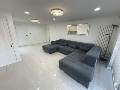 4 Bed Terraced House, Hazelwood Avenue, SM4