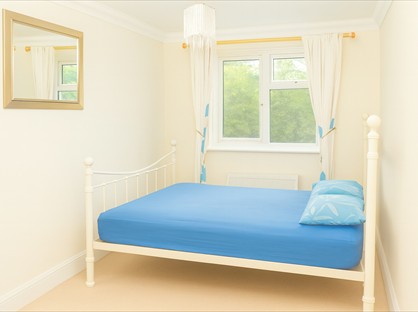 Room in a Shared House, Penrose Gardens, GU12