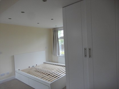 Studio Flat, Gunnersbury Gardens, W3