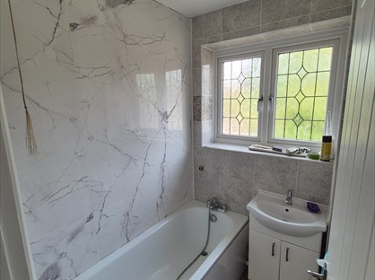3 Bed Semi-Detached House, Meadowbrook Close, SL3