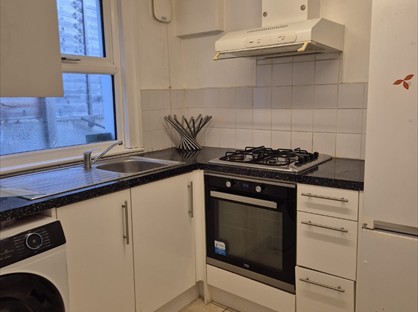 2 Bed Flat, Amhurst Road, E8