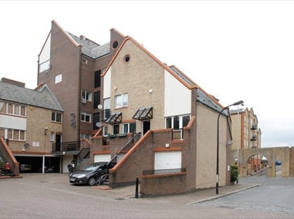 3 Bed Terraced House, Heron Place, SE16