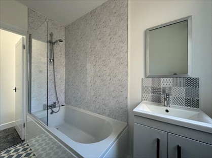 2 Bed Flat, Lower Queens Road, TN24