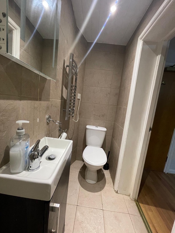 Additional image 8 of Bedsit, Coley Avenue, RG1, N1 7GU