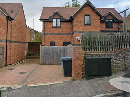 2 Bed Detached House, Springfield Road, HP5