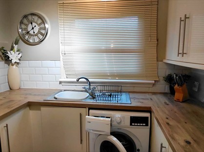 2 Bed Flat, Victoria Street, EH54