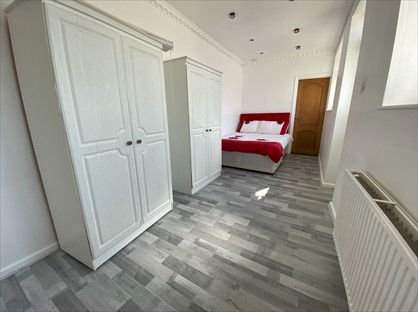 1 Bed Flat, Fleetwood Road, NW10