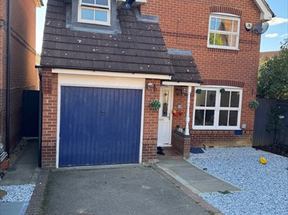 3 Bed Detached House, Hengistbury Lane, MK4