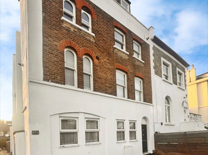 2 Bed Flat, Rosendale Road, SE21