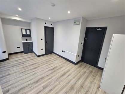 Studio Flat, Brownhill Road, SE6