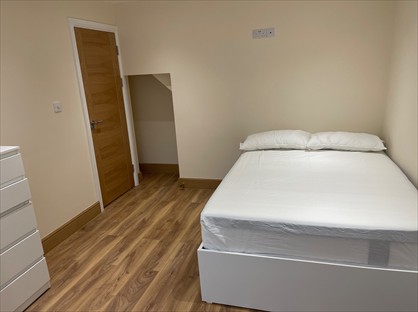 Room in a Shared House, Grove Road, EN4