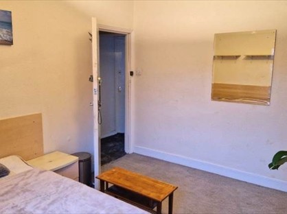 Room in a Shared House, Westbury Avenue, N22