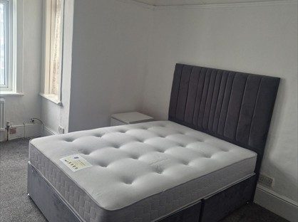 Room in a Shared House, Melfort Rd, CR7