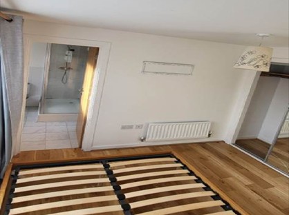 Room in a Shared Flat, Medici Close, IG3