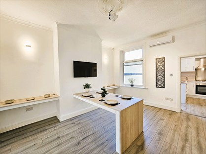 4 Bed Terraced House, Padiham Road, BB12