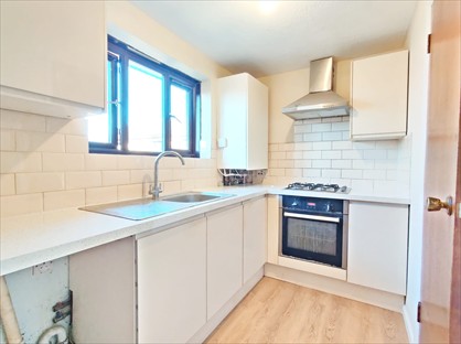 2 Bed Flat, Birchwood Close, SM4