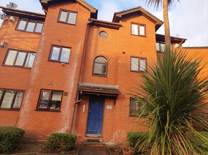 2 Bed Flat, Simmons Court, M16